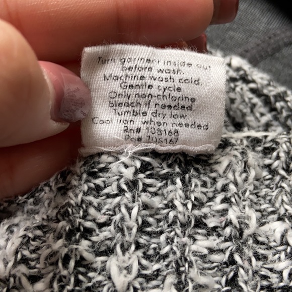 V-Neck Ribbed Sweater - Picture 6 of 6